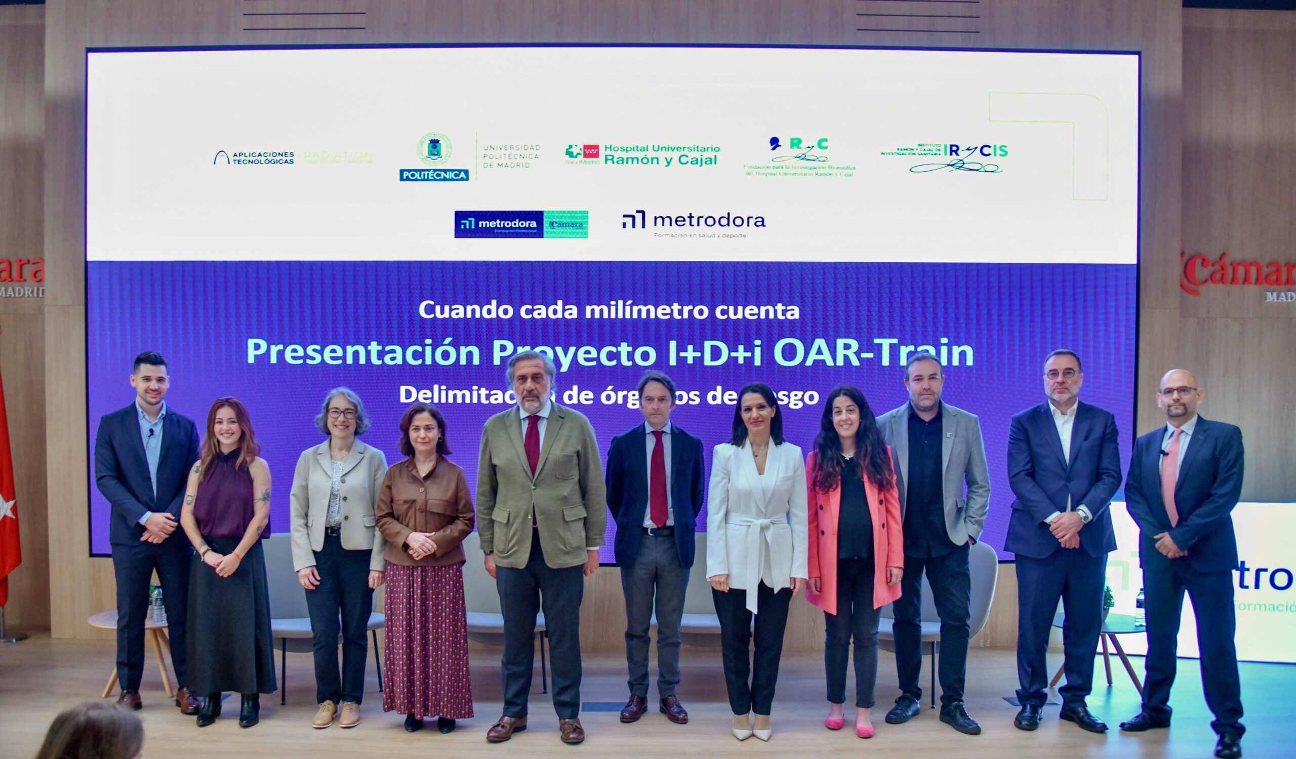 Foto 1 presentación proyecto OAR-Train de delimitación de tumores <div  class="wpb_single_image wpb_content_element vc_align_center wpb_content_element">
		
		<figure class="wpb_wrapper vc_figure">
			<div class="vc_single_image-wrapper   vc_box_border_grey"><img width="2560" height="1715" src="https://at-traininghub.com/wp-content/uploads/Foto-7-mesa-redonda-Proyecto-OAR-Train-scaled.jpg" class="vc_single_image-img attachment-full" alt="oar-train-aplicaciones-tecnologicas-presentacion-metrodora-madrid" title="Foto 7 mesa redonda Proyecto OAR Train" srcset="https://at-traininghub.com/wp-content/uploads/Foto-7-mesa-redonda-Proyecto-OAR-Train-scaled.jpg 2560w, https://at-traininghub.com/wp-content/uploads/Foto-7-mesa-redonda-Proyecto-OAR-Train-300x201.jpg 300w, https://at-traininghub.com/wp-content/uploads/Foto-7-mesa-redonda-Proyecto-OAR-Train-1024x686.jpg 1024w, https://at-traininghub.com/wp-content/uploads/Foto-7-mesa-redonda-Proyecto-OAR-Train-768x514.jpg 768w, https://at-traininghub.com/wp-content/uploads/Foto-7-mesa-redonda-Proyecto-OAR-Train-1536x1029.jpg 1536w, https://at-traininghub.com/wp-content/uploads/Foto-7-mesa-redonda-Proyecto-OAR-Train-2048x1372.jpg 2048w, https://at-traininghub.com/wp-content/uploads/Foto-7-mesa-redonda-Proyecto-OAR-Train-270x180.jpg 270w, https://at-traininghub.com/wp-content/uploads/Foto-7-mesa-redonda-Proyecto-OAR-Train-500x335.jpg 500w, https://at-traininghub.com/wp-content/uploads/Foto-7-mesa-redonda-Proyecto-OAR-Train-800x536.jpg 800w, https://at-traininghub.com/wp-content/uploads/Foto-7-mesa-redonda-Proyecto-OAR-Train-1280x857.jpg 1280w, https://at-traininghub.com/wp-content/uploads/Foto-7-mesa-redonda-Proyecto-OAR-Train-1920x1286.jpg 1920w, https://at-traininghub.com/wp-content/uploads/Foto-7-mesa-redonda-Proyecto-OAR-Train-scaled-266x178.jpg 266w" sizes="(max-width: 2560px) 100vw, 2560px" /></div>
		</figure>
	</div>